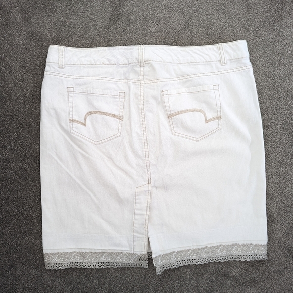 SMART Set white denim mini skirt with sparkling lace details size 16 - Picture 9 of 13